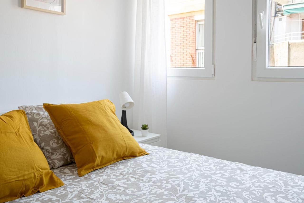 Apartment Beach Picasso Sant Adrià de Besòs Eksteriør billede