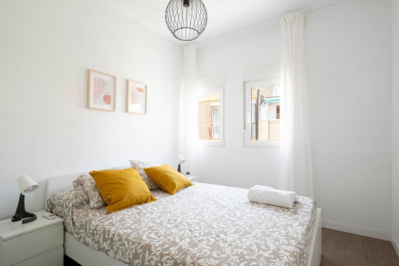 Apartment Beach Picasso Sant Adrià de Besòs Eksteriør billede